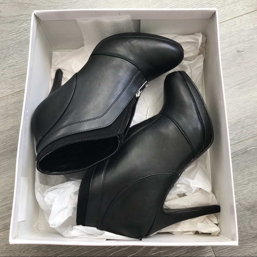 BRAND NEW NINE WEST Black Boot Wynstelles